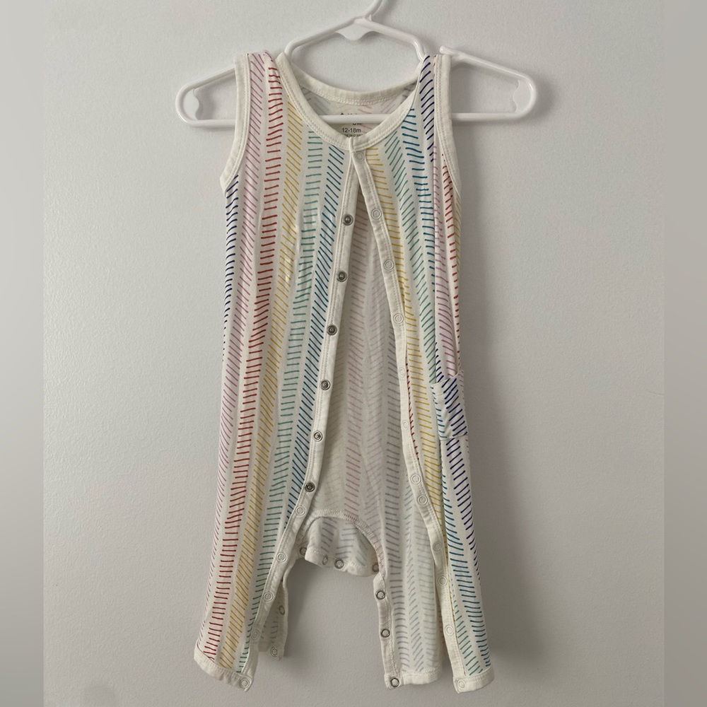 Kyte Baby Rainbow Herringbone Short Sleeved Snap Romper 12-18